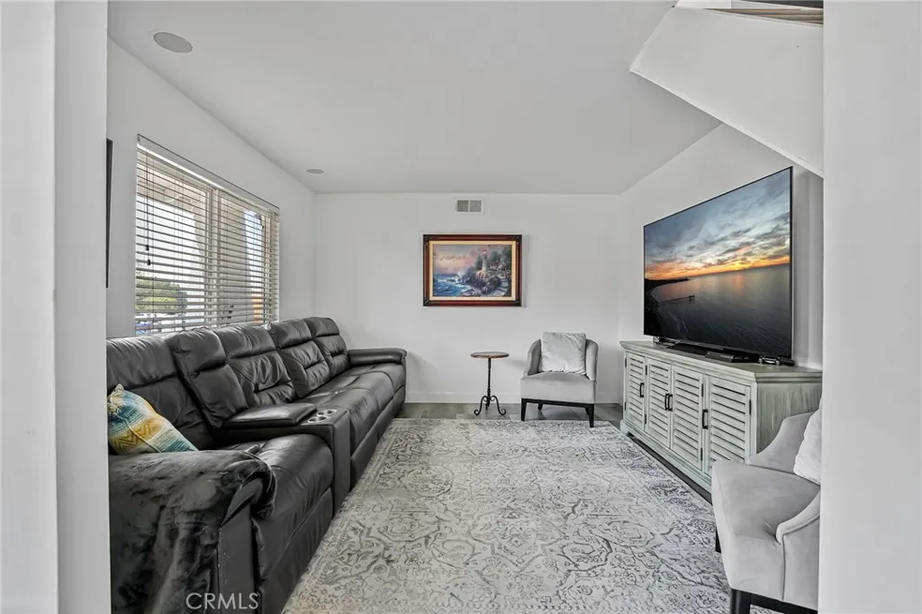 https://cdn.realtyfeed.com/cdn/127/306502004/6ce9461bc67d49e452c9dd39974453f0.webp