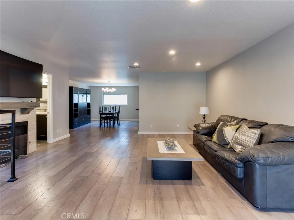 2298 Rose Avenue Unit 110, Signal Hill, CA 90755 - Photo 4 of 34, Signal Hill, CA