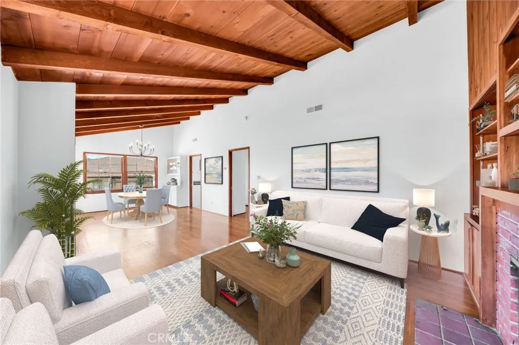 https://cdn.realtyfeed.com/cdn/127/306502119/e9fae9fb3ef3b6967e0b565a00e0355a.webp