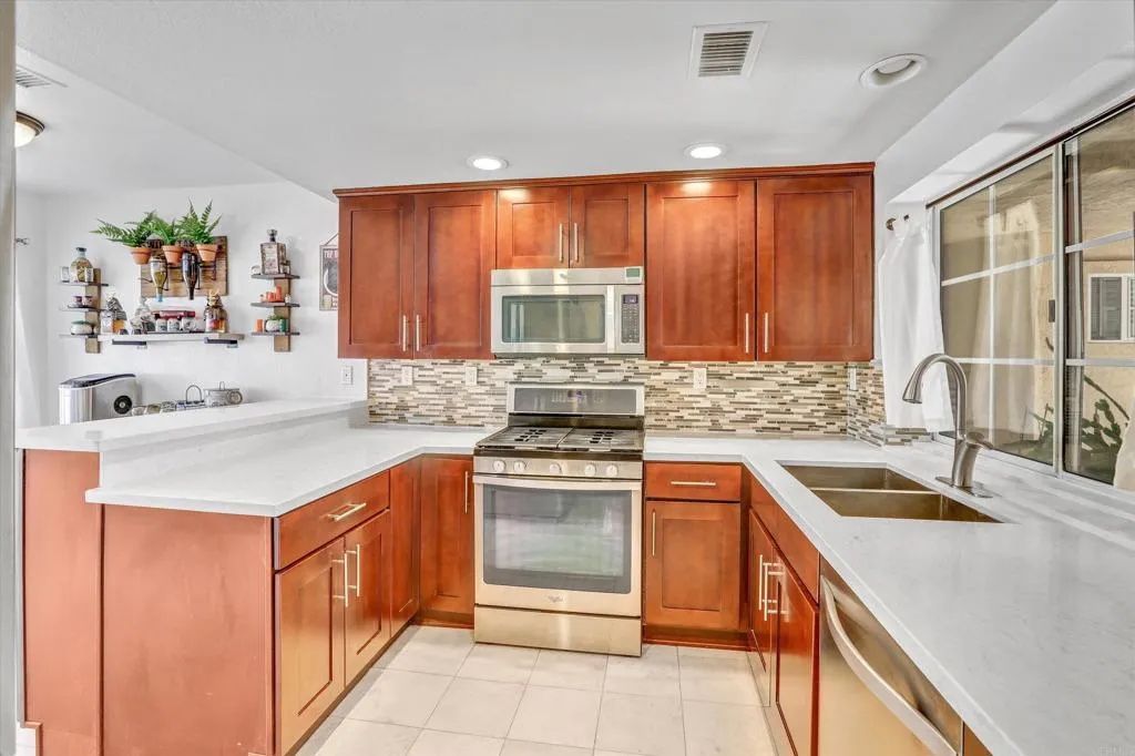 Photo #13: PTP2505641 Listing: Photo #13