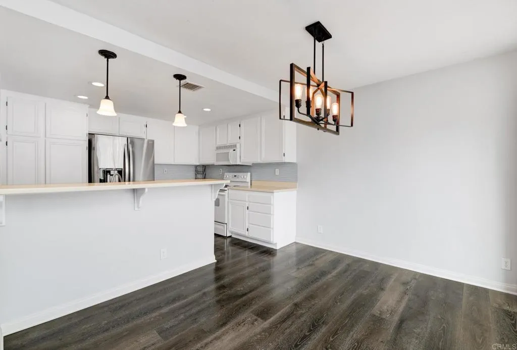 Photo #5: PTP2505644 Listing 