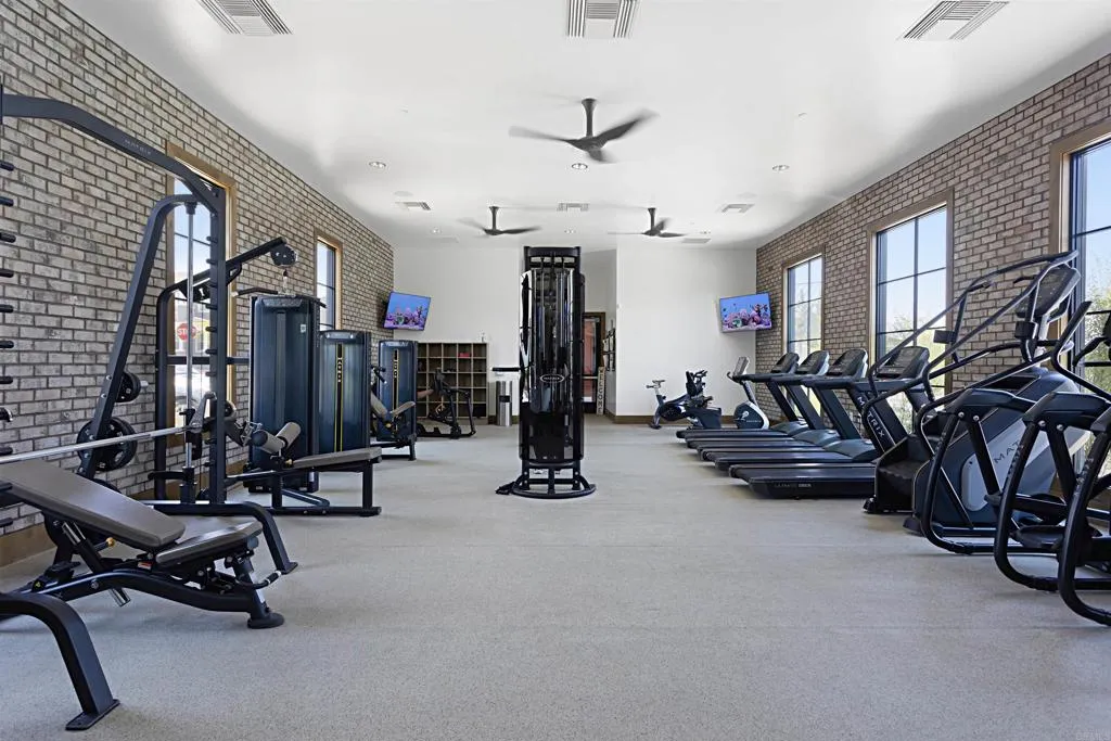 https://cdn.realtyfeed.com/cdn/127/306502300/8f4a78eea27547fd10c1326d61a954f3.webp