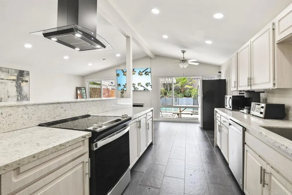 https://cdn.realtyfeed.com/cdn/127/306502361/e3c3565439cddaccd1d5fd04ad060cca.webp