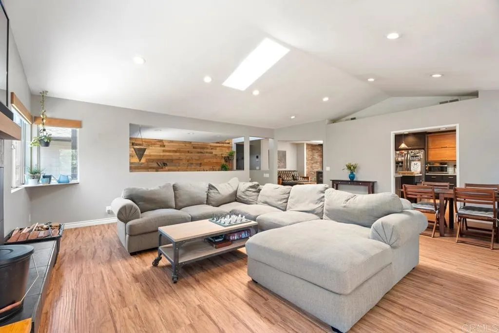 https://cdn.realtyfeed.com/cdn/127/306502412/3028ab0291fbeb2e1bb6ac66c02b1a7e.webp