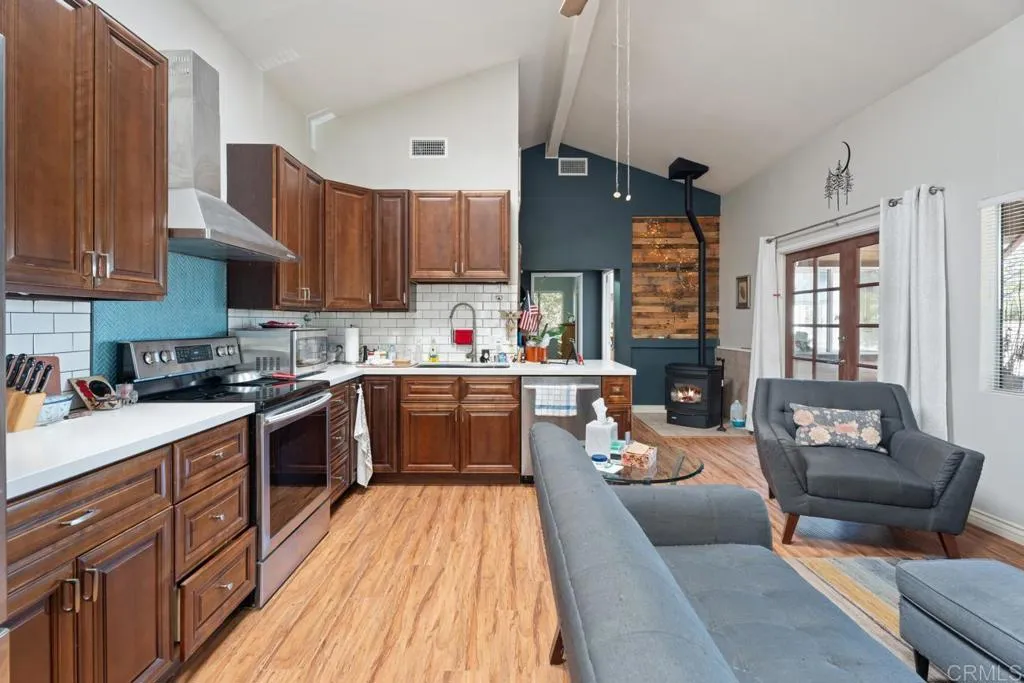 https://cdn.realtyfeed.com/cdn/127/306502412/385e99d130846be1ccf26ab9de1f75fd.webp