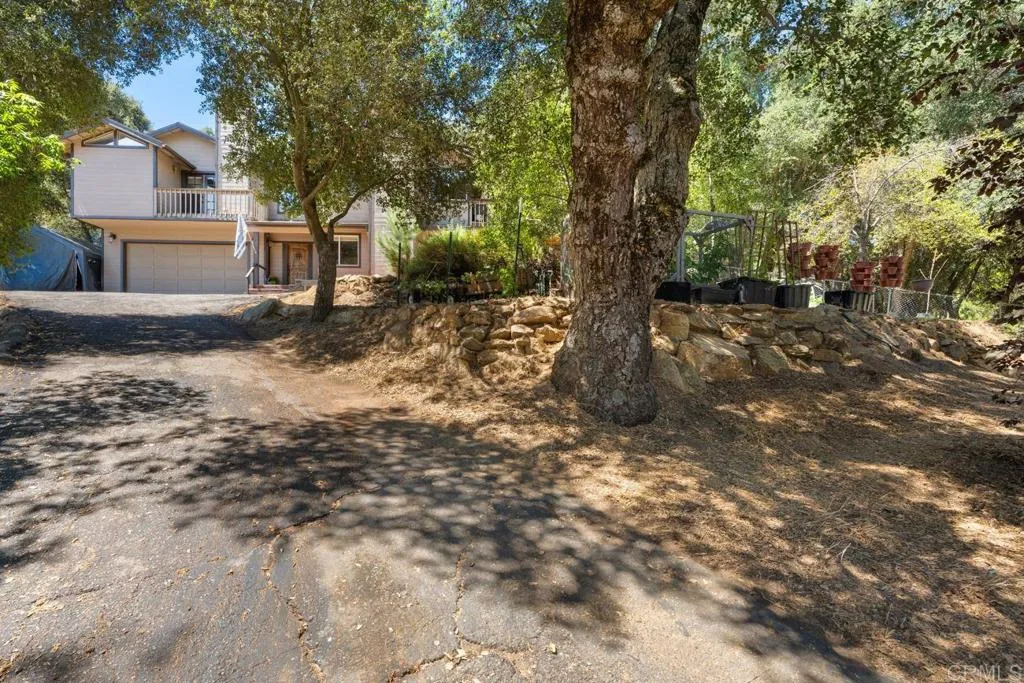 https://cdn.realtyfeed.com/cdn/127/306502412/78ef539b0cd576daf2cedec989ffb406.webp