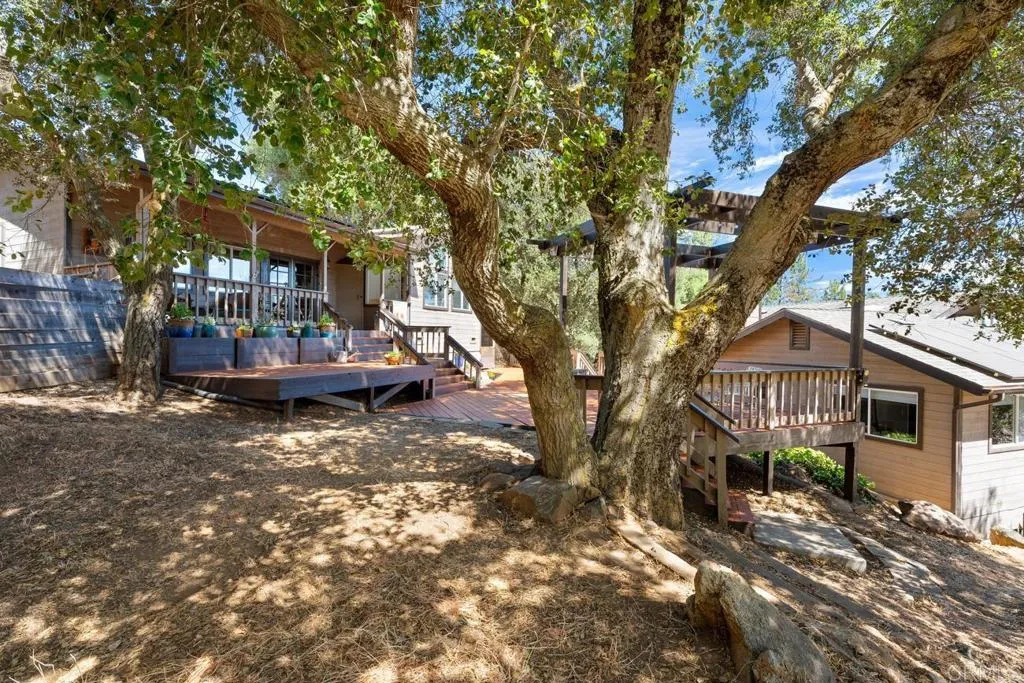 https://cdn.realtyfeed.com/cdn/127/306502412/7e65622be75eb2db2f89f9b97e496880.webp