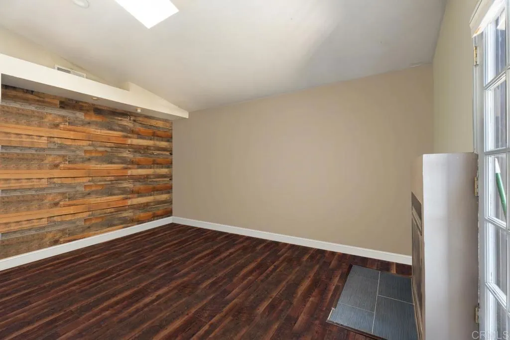 https://cdn.realtyfeed.com/cdn/127/306502412/9adfcbcd15209a7f052f40d9a3e87212.webp