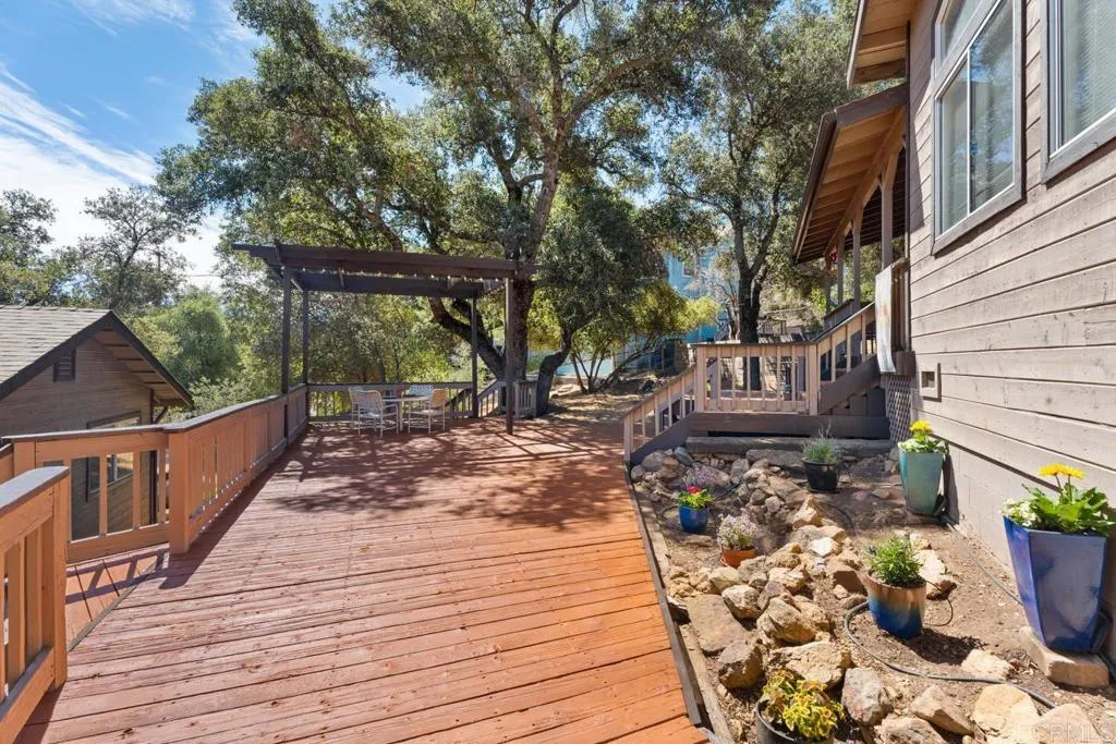 https://cdn.realtyfeed.com/cdn/127/306502412/9baa46d44fa9c63114ddc3dda78c616b.webp