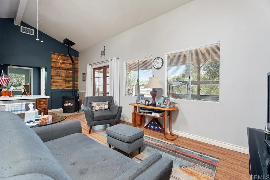 https://cdn.realtyfeed.com/cdn/127/306502412/ff152babe493eea458b9e3e140307247.webp