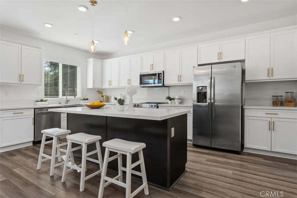 https://cdn.realtyfeed.com/cdn/127/306502433/0365a43df2046685823be46553462fd6.webp
