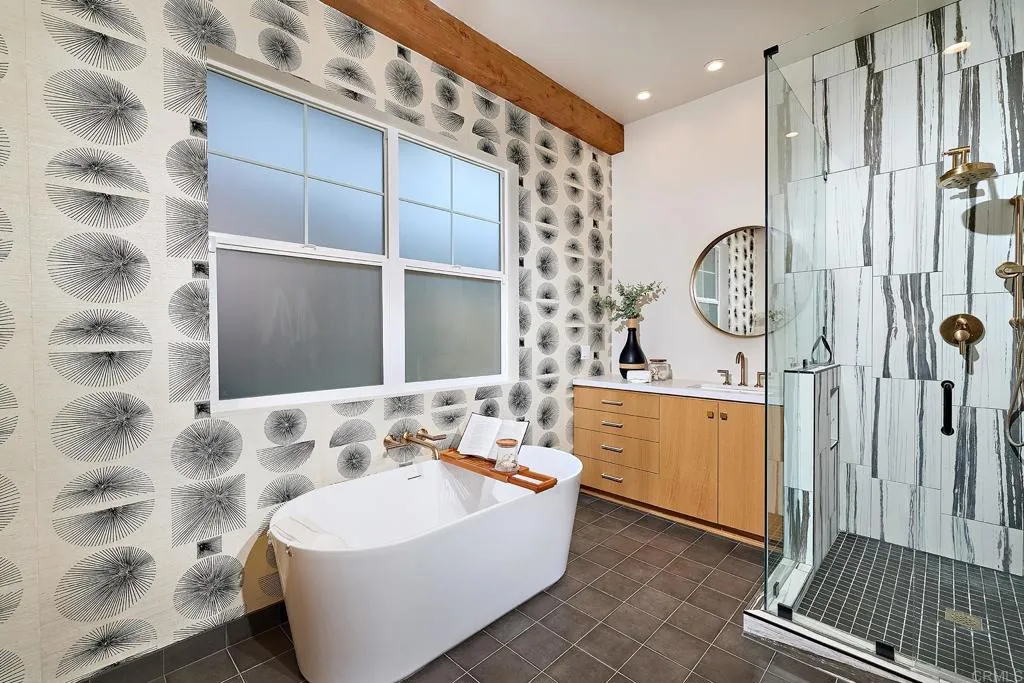 https://cdn.realtyfeed.com/cdn/127/306502607/347b208119d99f91f5aa9603459faf0a.webp