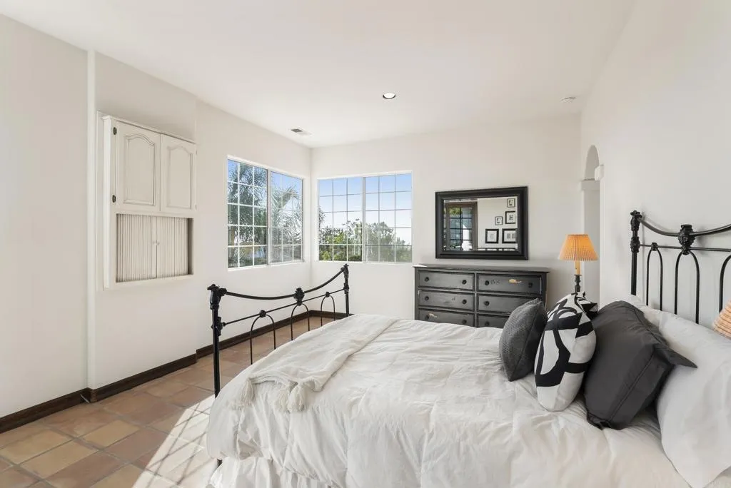 https://cdn.realtyfeed.com/cdn/127/306502637/38fa8096d24b80064329a6402774a068.webp