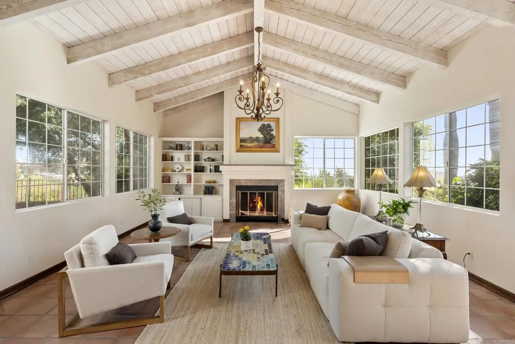 https://cdn.realtyfeed.com/cdn/127/306502637/d915b4554761f5325f4b045cc3cf0d8f.webp