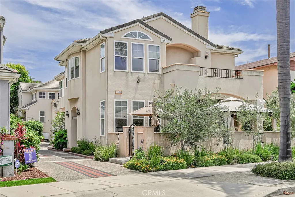 1034 Isabella Avenue