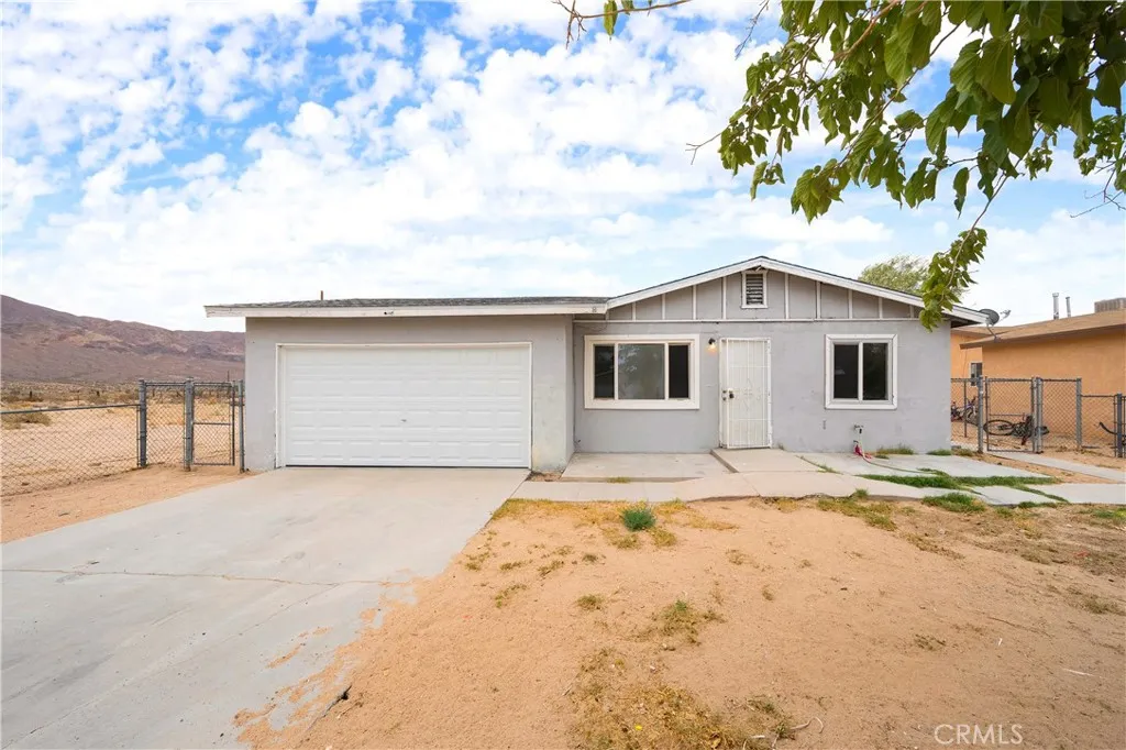 36061 Dividing Line Street, Yermo, CA 92398 - Photo 2 of 23, Yermo, CA