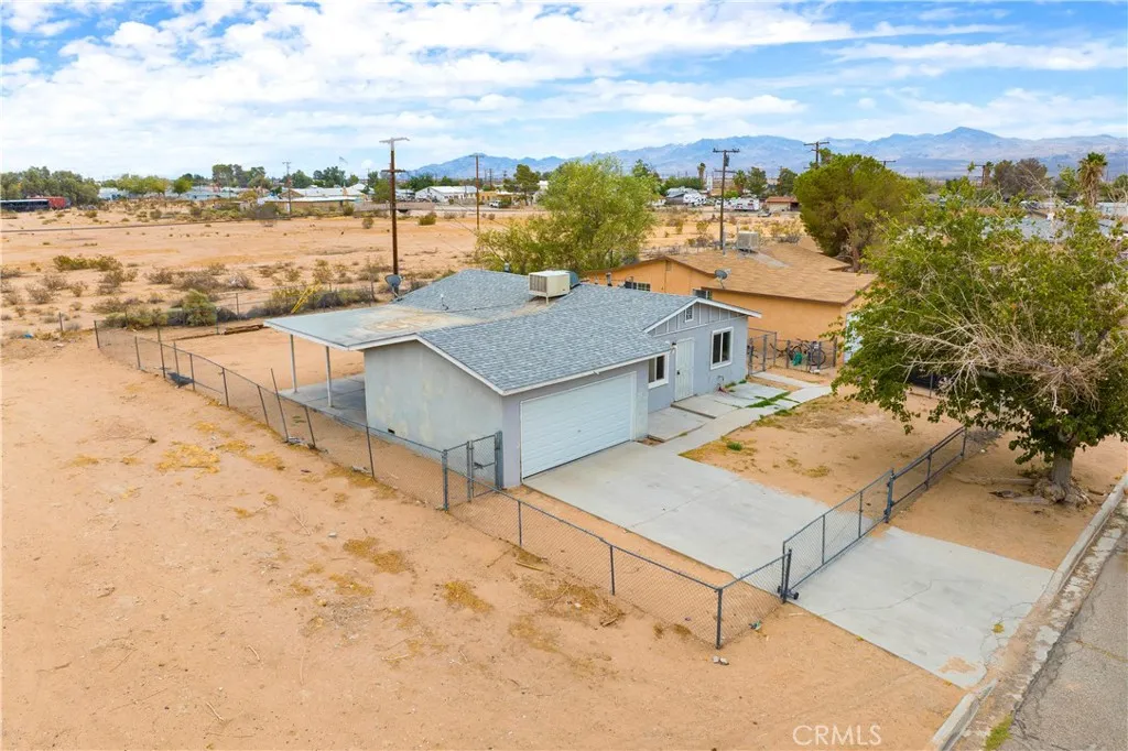 36061 Dividing Line Street, Yermo, CA 92398 - Photo 5 of 23, Yermo, CA