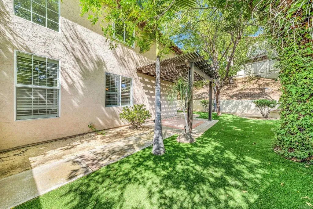 https://cdn.realtyfeed.com/cdn/127/306502744/0092dec882cb65121c93299a115e5a77.webp
