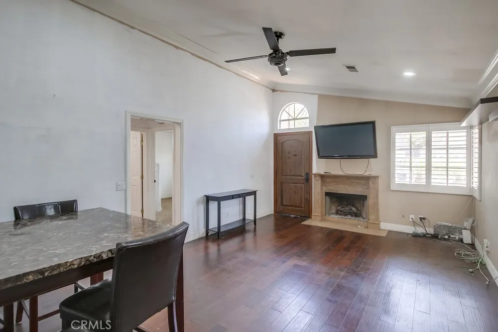 https://cdn.realtyfeed.com/cdn/127/306502758/82757cc934f51ee6f74d075a1f005d85.webp