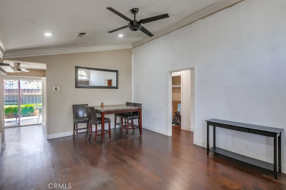 https://cdn.realtyfeed.com/cdn/127/306502758/b9bb8c6b9e43f3f2ec5aa7c399678a53.webp