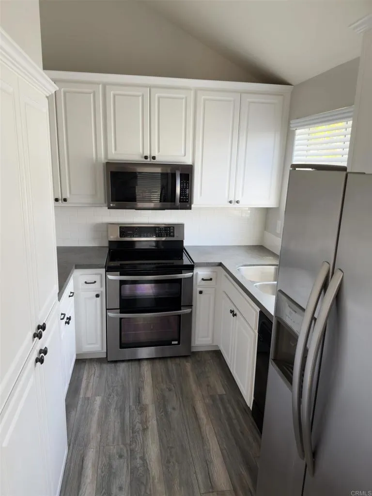 https://cdn.realtyfeed.com/cdn/127/306502772/0c3b37b68e659430cc71e6843269bb7b.webp