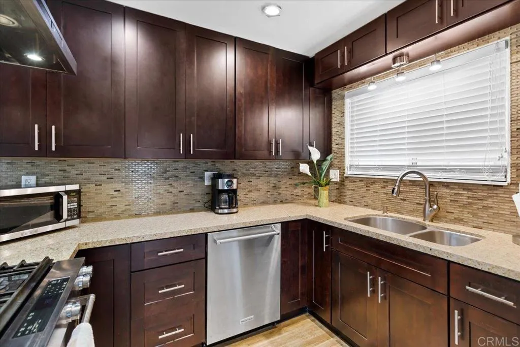 https://cdn.realtyfeed.com/cdn/127/306502832/b52a764cb9adfd0bf38660ccbc975a1e.webp