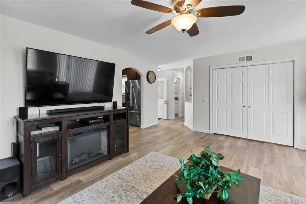 https://cdn.realtyfeed.com/cdn/127/306502832/c61e8a29f6d32eb8e6c0e76ae7896f7a.webp