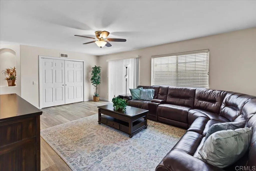 https://cdn.realtyfeed.com/cdn/127/306502832/c6d29bf267762697444254b10ad11192.webp