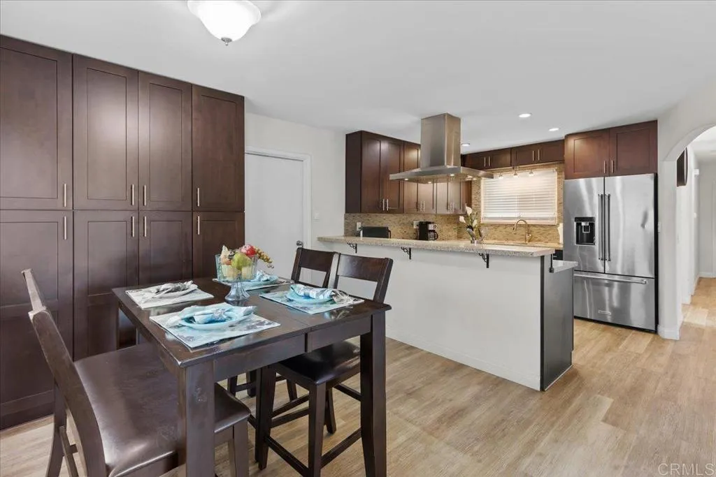 https://cdn.realtyfeed.com/cdn/127/306502832/fd93cbef008d8021278892f1d2d37f73.webp
