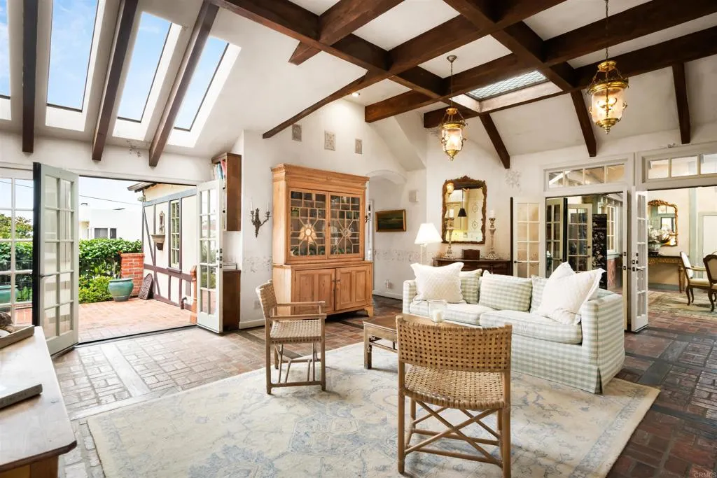 https://cdn.realtyfeed.com/cdn/127/306503077/064cdba38a72c6686269fe0ef323f3ef.webp