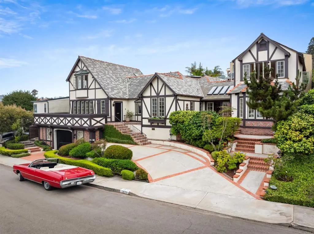https://cdn.realtyfeed.com/cdn/127/306503077/2517f28fad0ad9970dfb8e629d04c638.webp