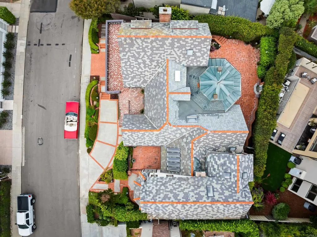 https://cdn.realtyfeed.com/cdn/127/306503077/c1368fd7b8a270a44dc4c2dc1d520318.webp