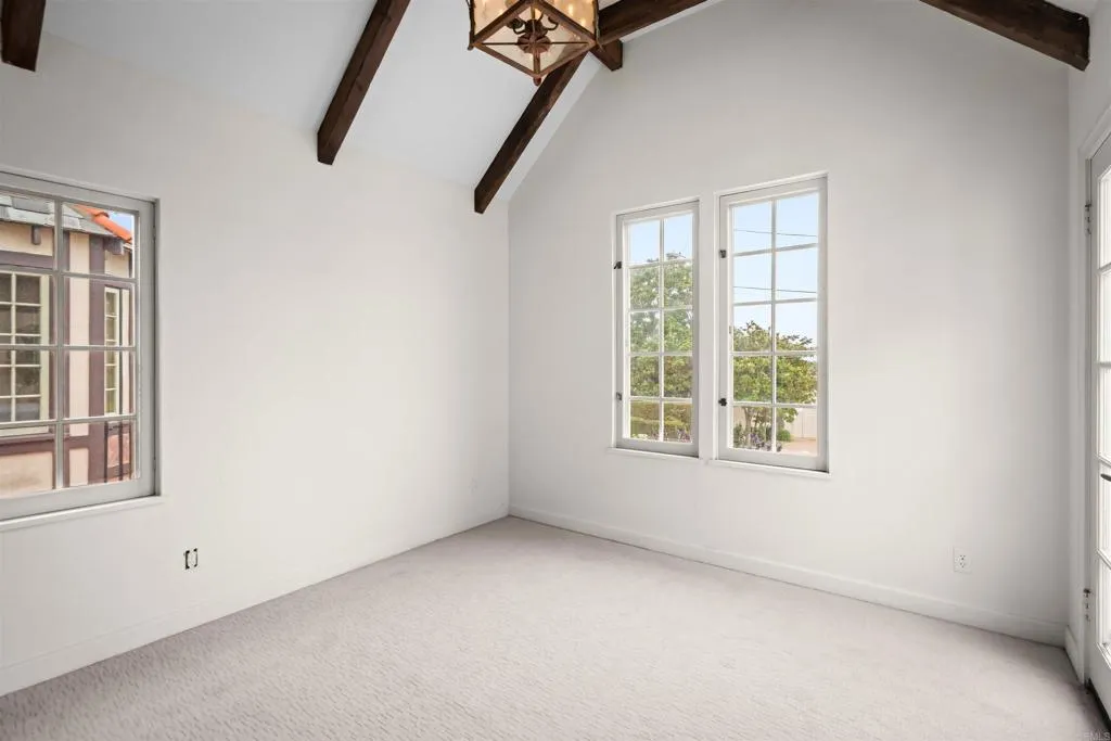 https://cdn.realtyfeed.com/cdn/127/306503077/c2165d4b4c07d9d79bcadf1c2b4da2d8.webp