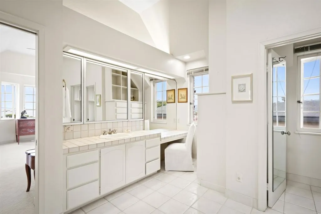 https://cdn.realtyfeed.com/cdn/127/306503077/f0ee7d03c2790fa2996136e55189a5c4.webp
