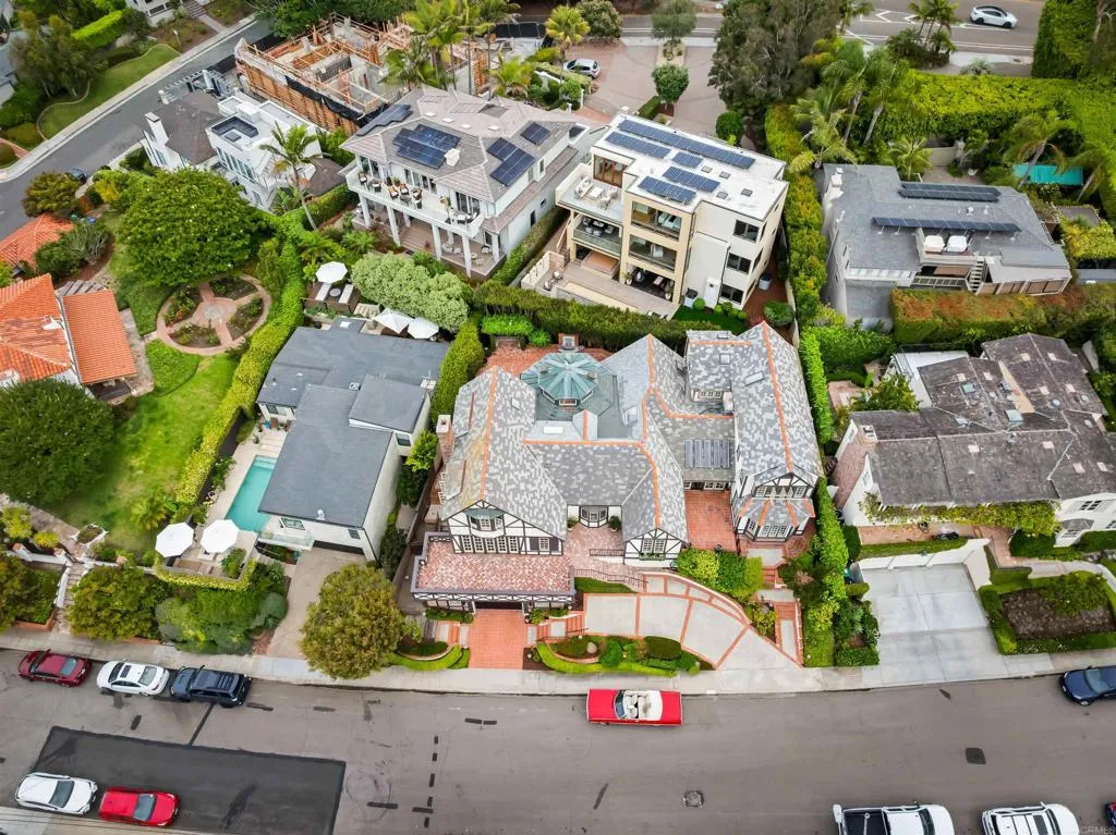 https://cdn.realtyfeed.com/cdn/127/306503077/f9cdf32c09f2861b6c3b7932a7018a9e.webp