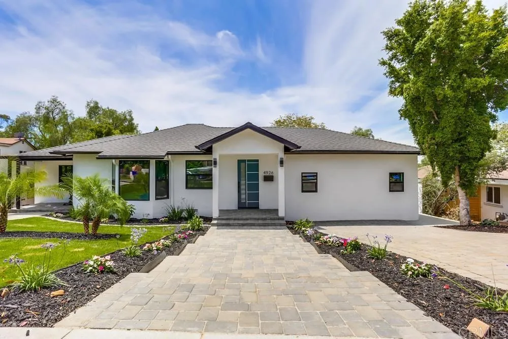 4926 Cresita Drive