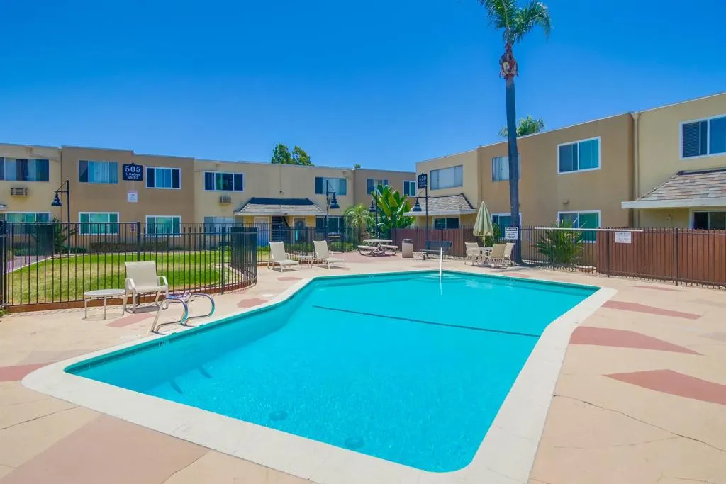 Photo #5: PTP2505687 Listing 
