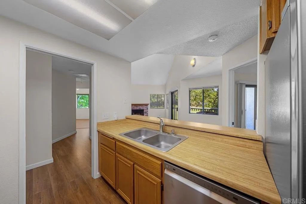 https://cdn.realtyfeed.com/cdn/127/306503217/0b1d6b06cd2c5e69e7a5f4ca3a0cdaa0.webp