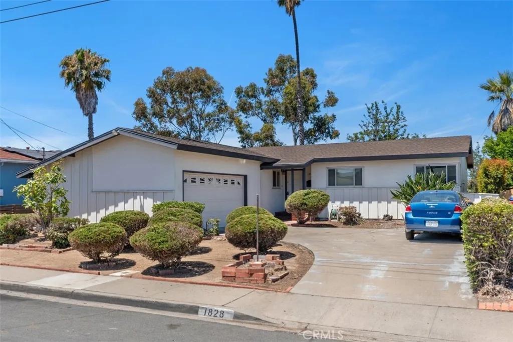 1828 Oakshire Court