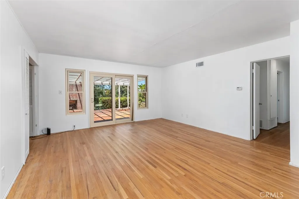 https://cdn.realtyfeed.com/cdn/127/306503232/aa7c8acfdf0cf4da61b6c64f39ff7af4.webp