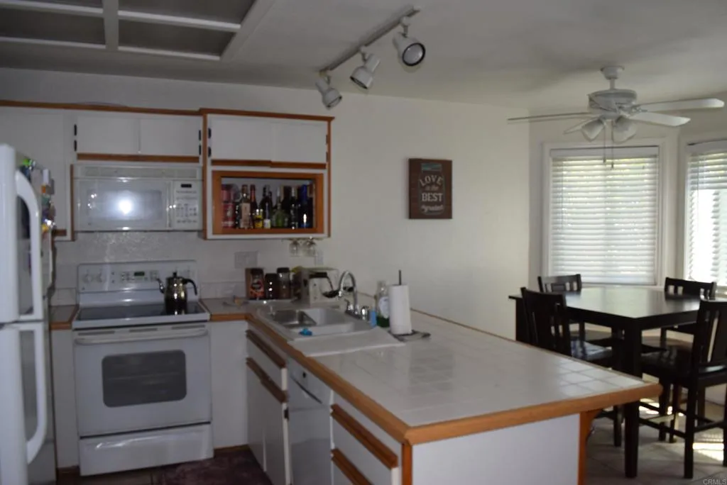 Photo #4: PTP2505694 Listing 