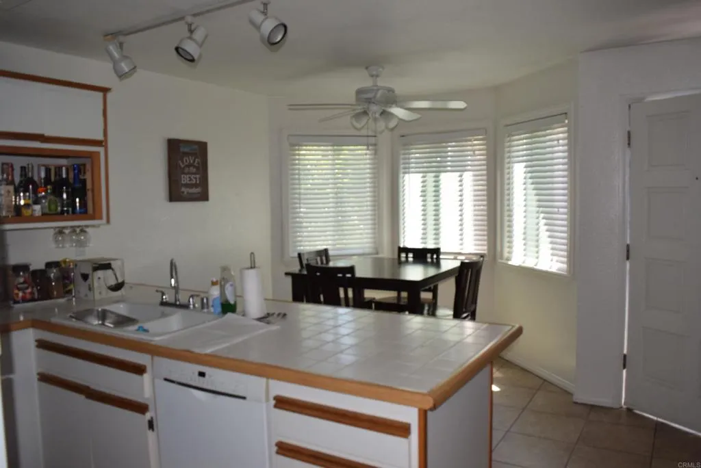Photo #5: PTP2505694 Listing 