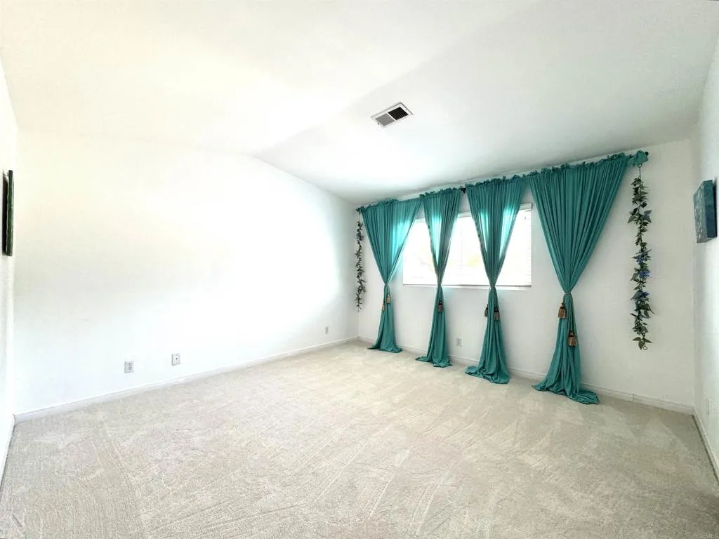 https://cdn.realtyfeed.com/cdn/127/306503430/c4705ee53dddd5bf49146f27cbb62ab0.webp