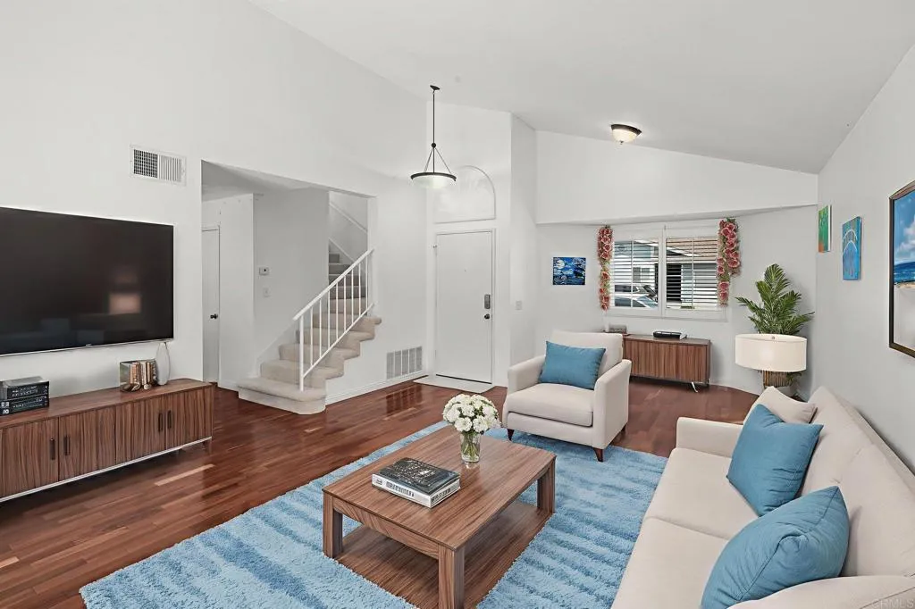 https://cdn.realtyfeed.com/cdn/127/306503430/e5e6e492a8a8447f18d4e0e536f31f2d.webp