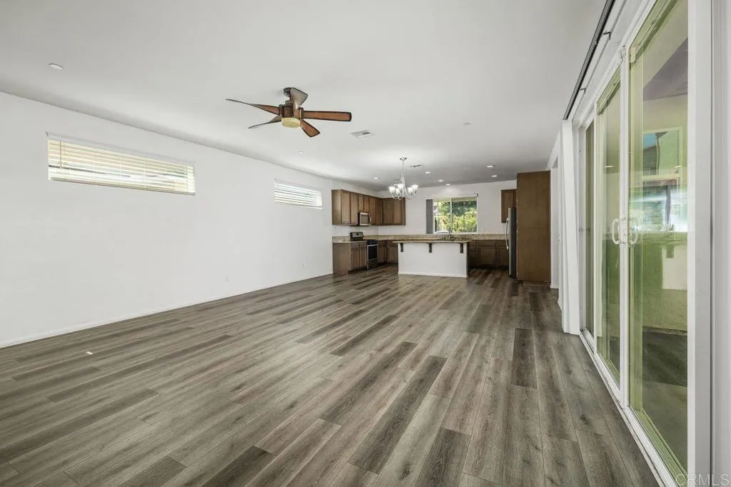 https://cdn.realtyfeed.com/cdn/127/306503447/09c92f05b8cf9d32e6241ba592c72718.webp