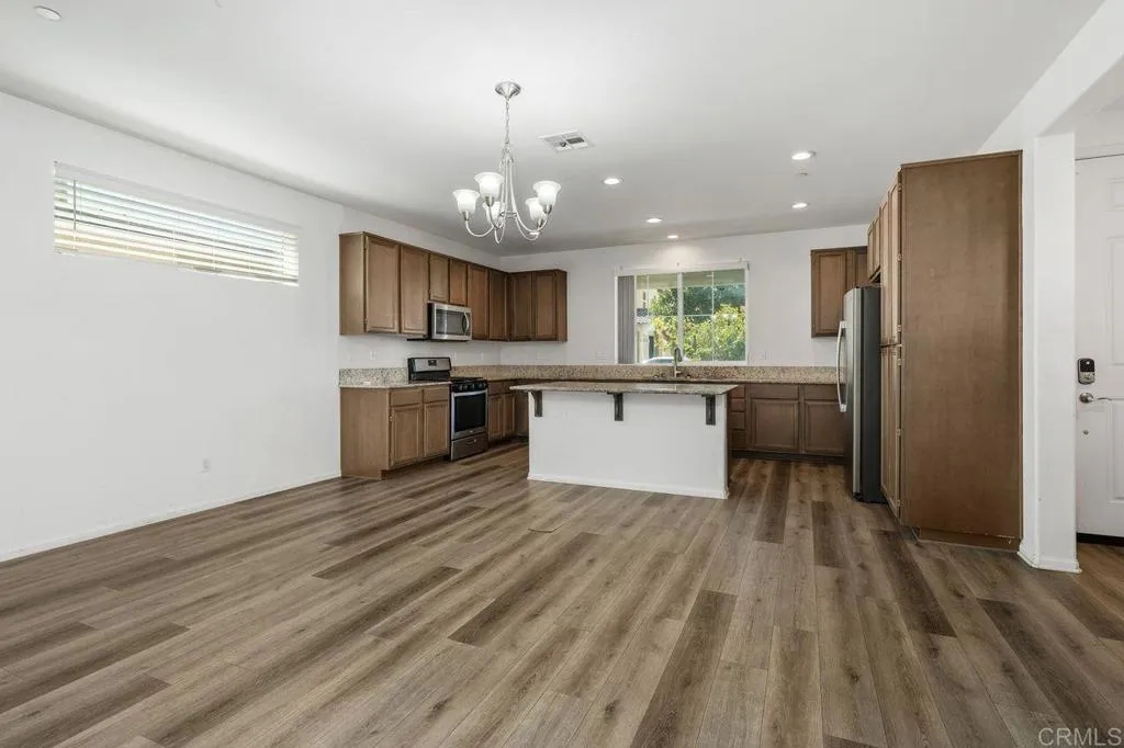 https://cdn.realtyfeed.com/cdn/127/306503447/1111f332d6fdc829137e59677ae67c6e.webp
