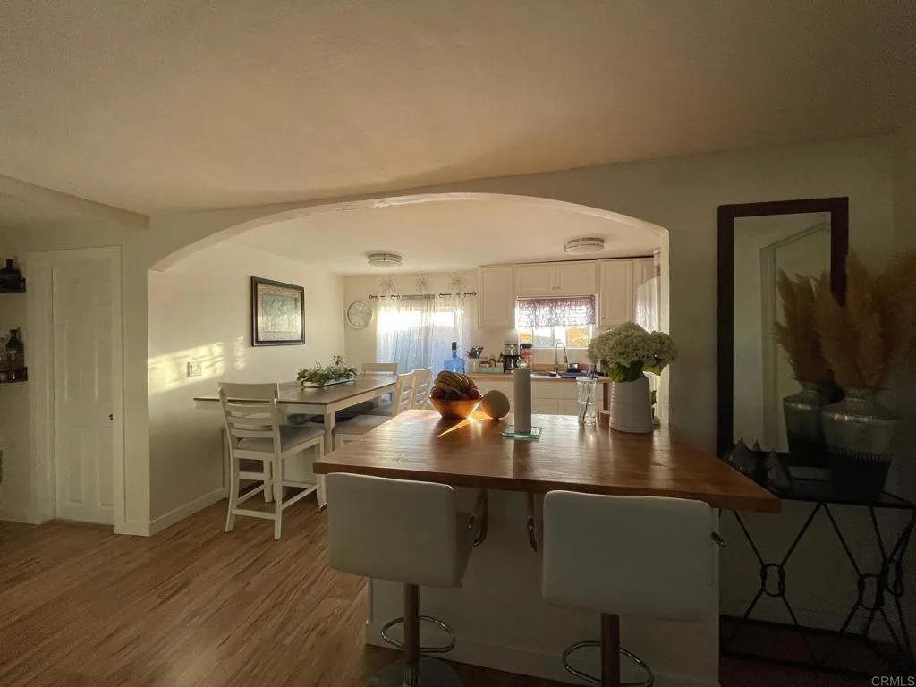 https://cdn.realtyfeed.com/cdn/127/306503461/f18b5d847de74e1c6af5cb0308166cd0.webp