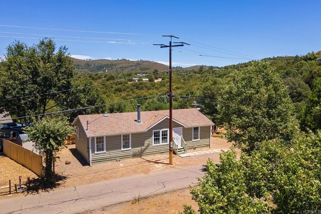 https://cdn.realtyfeed.com/cdn/127/306503892/349cc99b7a100269691f5e42ad537bae.webp