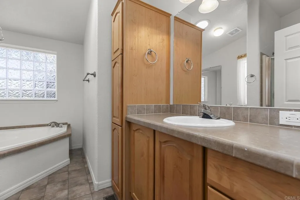 https://cdn.realtyfeed.com/cdn/127/306503892/f49f729a2727f1f8051b44897d3947e1.webp