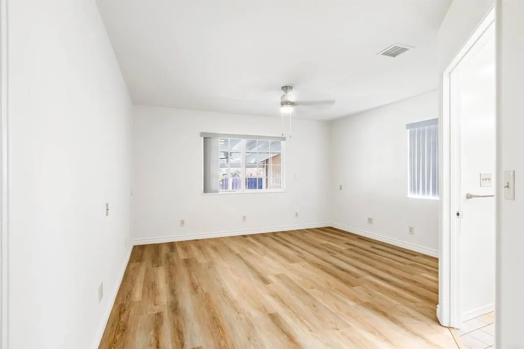 https://cdn.realtyfeed.com/cdn/127/306504018/3d13b97b8198bceaabd7460e7d8ca691.webp